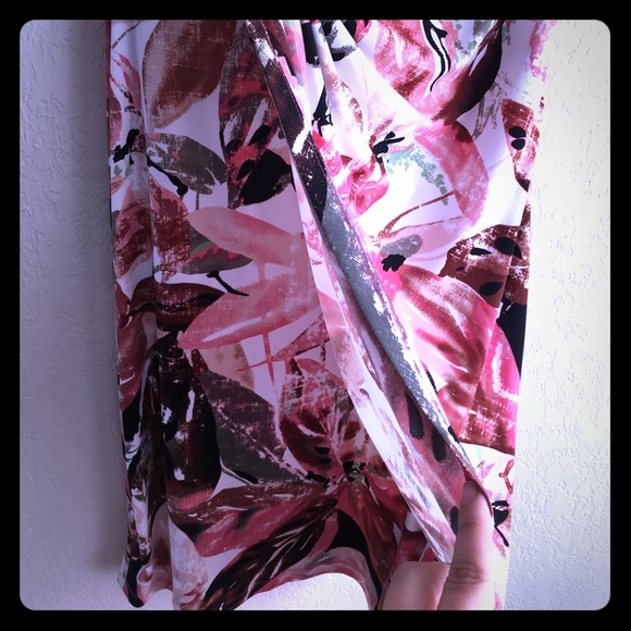 🍀 10 for $25.00 floral dress - Picture 8 of 8